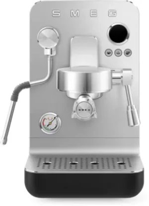 Expresso SMEG noir mat Collezione EMC02B