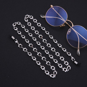 Silberfarbene Brillenkette halter in quadratischer Form von Brine Med Care