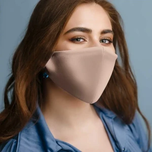 Schöne beige cremefarbene Seidenmaske | BRINE MED CARE