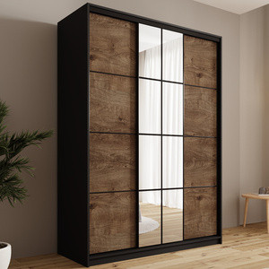 Trzydrzwiowa szafa przesuwna 150 cm z lustrem i półkami EDGE