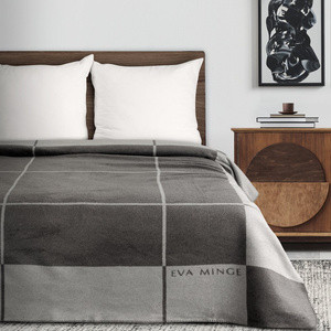 Srebrny koc 220x240 cm ELEGATO bawełniano-akrylowy miękki do sypialni