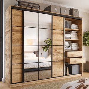 Pojemna trzydrzwiowa szafa przesuwna z lustrem 250 cm EDGE