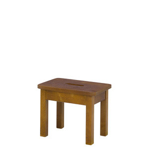 Niski drewniany taboret kuchenny HANDY
