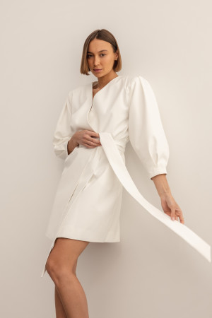 Kristin Sukienka Zapinana White