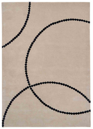 Beżowy klasyczny dywan z czarnym geometrycznym wzorem - Carpets & More - by Magda Fornal