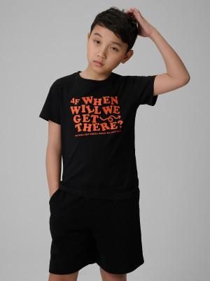 4F T-shirt regular z nadrukiem chłopięcy - czarny