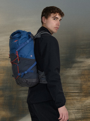 4F Plecak trekkingowy (30 L) - granatowy