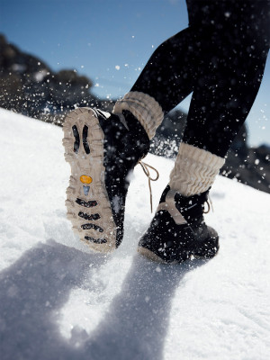 4F Wysokie buty trekkingowe ICE CRACKER z izolacją Primaloft damskie - czarne