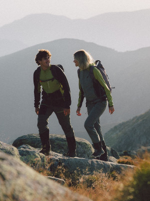 4F Bluza trekkingowa regular bez kaptura męska - zielona