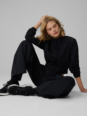 4F Bluza dresowa relaxed bez kaptura damska - czarna