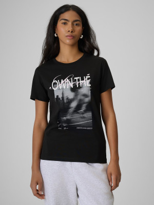 4F T-shirt regular z nadrukiem damski - czarny