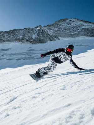 4F Kurtka snowboardowa membrana 15000 męska - czarna