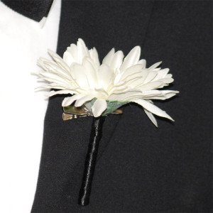 Slipskungen Corsage Krysantemum Vit
