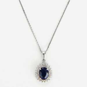 L'Or by Diamanta - Pendentif Soleil Bleu Saphir 1.5 ct & Topazes blanches 0,2 ct or blanc OS