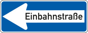 Verkehrszeichen: Einbahnstraße linksweisend, Nr. 220-10, DIN, Aluminium RA2 reflektierend, 300 x 800 mm, 1 Stück