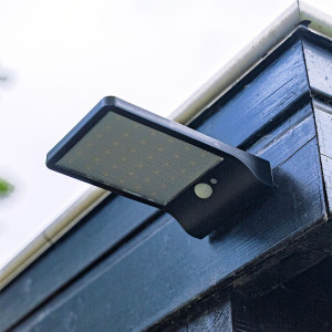 HOFTRONIC Macon - Solar-Wandleuchte mit Bewegungsmelder - 36 LEDs - IP44 Wasserdicht - Schwarz - Laterne
