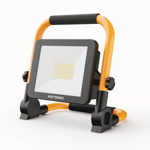 HOFTRONIC LED-Baustrahler mit Akku – Wiederaufladbar – 6500 K – 30 W – 3000 lm – Neigbar – Brenndauer: 4–6 Stunden – 25.000 Betriebsstunden –