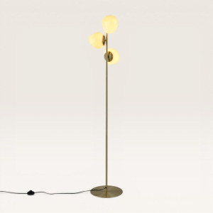 LUSENZ Elyndra - Stehlampe Gold Metall 150 cm - Stehlampe wohnzimmer - Modernes design - 3 Kugeln - Gebrochenes weißes Glas - Mit Fußschalter