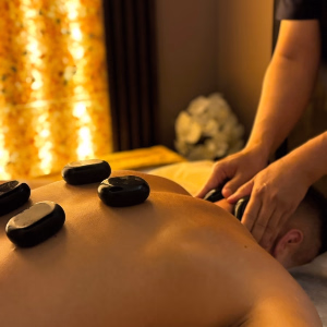 Masaż gorącymi kamieniami | Shivago Spa | Busko-Zdrój | Prezent | Voucher | Karta podarunkowa | Bon | Cena