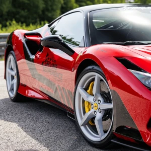 Jazda Ferrari F8 Tributo po torze | Tor Kraków | SJS | Prezent | Voucher | Karta podarunkowa | Bon | Cena
