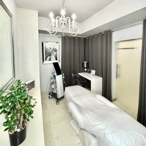 Exion Face – nieinwazyjny lifting i regeneracja skóry bez igieł (4 zabiegi) | Kraków | Femmalium Clinic | 4 zabiegi | Prezent | Voucher | Karta podarunkowa | Bon | Cena
