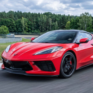 Jazda Chevrolet Corvette C8 Wiele lokalizacji 4 okrążenia | Wiele Torów | Devil-Cars | Prezent | Voucher | Karta podarunkowa | Bon | Cena