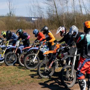Trening motocrossowy (w grupie) | Warszawa (Zielonka ) | Prezent | Voucher | Karta podarunkowa | Bon | Cena
