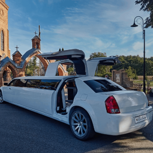 Imprezowa przejażdżka limuzyną Chrysler Jet | Warszawa | Prezent | Voucher | Karta podarunkowa | Bon | Cena