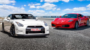 Pojedynek Ferrari F430 vs. Nissan GT-R - 1 okrążenie | Tor Białystok | DEVIL-CARS | 1 okrążenie | Prezent | Voucher | Karta podarunkowa | Bon | Cena