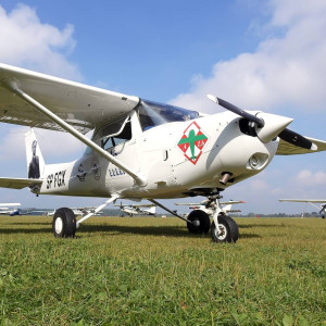 Lot samolotem Cessna | Lublin (Radawiec Duży) | Cessna 152 | 30 minut | Prezent | Voucher | Karta podarunkowa | Bon | Cena