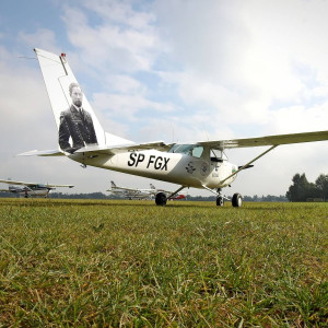 Lot samolotem Cessna | Lublin (Radawiec Duży) | Cessna 152 | 50 minut | Prezent | Voucher | Karta podarunkowa | Bon | Cena