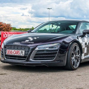 Jazda Audi R8 - 1 okrążenie | Gdańsk (Tor Pszczółki) | Devil-Cars | Prezent | Voucher | Karta podarunkowa | Bon | Cena