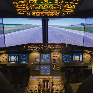 Symulator lotu Airbus A320 NEO | Warszawa | 1 godzina | 1 osoba | Prezent | Voucher | Karta podarunkowa | Bon | Cena