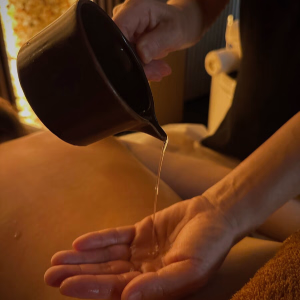Aromatyczny masaż świecą | Shivago Spa | Wrocław | Prezent | Voucher | Karta podarunkowa | Bon | Cena
