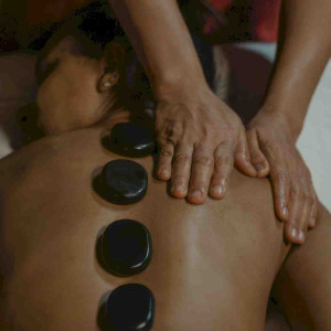 Masaż gorącymi kamieniami | Rybnik | Jasmine Oriental Massage & SPA | Prezent | Voucher | Karta podarunkowa | Bon | Cena