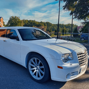 Imprezowa przejażdżka limuzyną Chrysler Jet | Warszawa | Prezent | Voucher | Karta podarunkowa | Bon | Cena