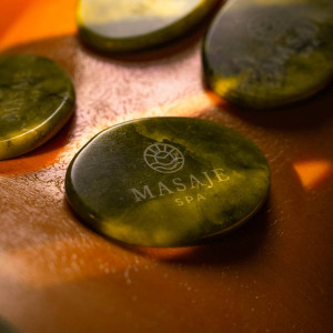 Masaż gorącymi kamieniami | Wrocław | Masaje SPA | 1 osoba | Prezent | Voucher | Karta podarunkowa | Bon | Cena
