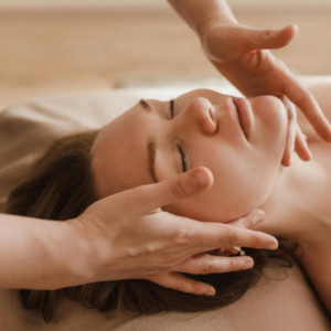 Masaż Kobido | Wodzisław Śląski |  Body&Mind Gabinet Masażu | 60 min | 1 osoba | Prezent | Voucher | Karta podarunkowa | Bon | Cena