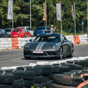 Jazda Porsche 911 4 GTS | Tor Modlin | Fastline Supercars | 1 okrążenie | Prezent | Voucher | Karta podarunkowa | Bon | Cena