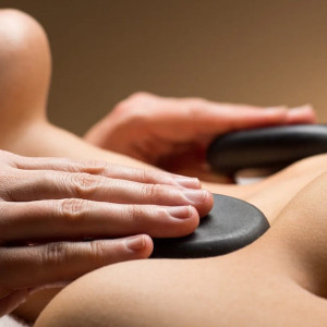 Masaż gorącymi kamieniami | Siedlce | Oriental SPA | Prezent | Voucher | Karta podarunkowa | Bon | Cena
