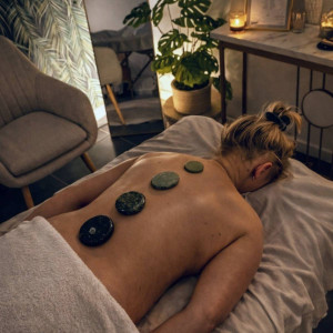 Masaż Kamieniami | 90 minut | INSO Gabinet psychologii i odnowy | Prezent | Voucher | Karta podarunkowa | Bon | Cena
