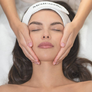 Ekskluzywny pakiet zabiegów SPA | Warszawa | MedEstelle Institute | Popołudnie Spa dla Niej | 1 osoba | Prezent | Voucher | Karta podarunkowa | Bon | Cena