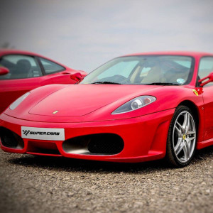 Jazda Ferrari F430 - 1 okrążenie | Poznań (Tor Główny) | Super Cars | Z filmowaniem | 1 okrążenie | Prezent | Voucher | Karta podarunkowa | Bon | Cena