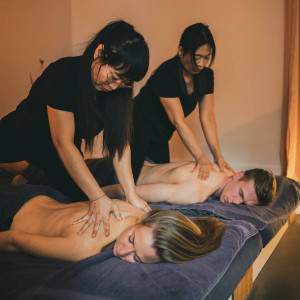 Masaż azjatycki | Warszawa | OYES massage place | 1 godzina | Prezent | Voucher | Karta podarunkowa | Bon | Cena