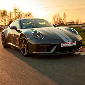 Jazda Porsche 911 4 GTS | Tor Łódź | Fastline Supercars | 3 okrążenia | Prezent | Voucher | Karta podarunkowa | Bon | Cena