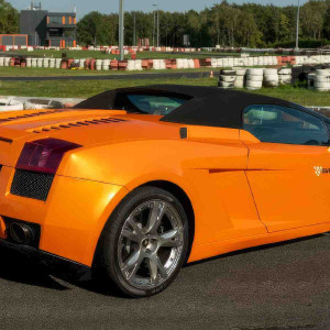 Jazda Lamborghini Gallardo - 4 okrążenia | Wiele lokalizacji | Super Cars | 4 okrążenia | Prezent | Voucher | Karta podarunkowa | Bon | Cena