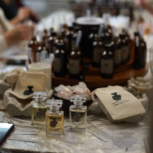 Skomponuj własne perfumy | Rzeszów | 2 osoby | 50 ml | Prezent | Voucher | Karta podarunkowa | Bon | Cena