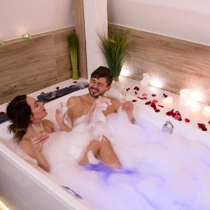 Kąpiel Relaksacyjna | Kraków | Ambra Day SPA | 2 osoby | Soczysta Malina z Cytryną | Prezent | Voucher | Karta podarunkowa | Bon | Cena