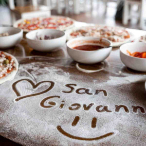 Warsztaty Robienia Pizzy dla Rodziny | Warszawa | Restauracja Przy Placu | Prezent | Voucher | Karta podarunkowa | Bon | Cena