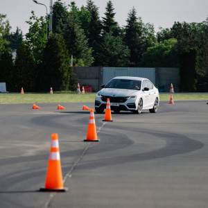 Kurs Bezpiecznej Jazdy | Poznań | 1 osoba | mini 1 SAFE DRIVING | Prezent | Voucher | Karta podarunkowa | Bon | Cena
